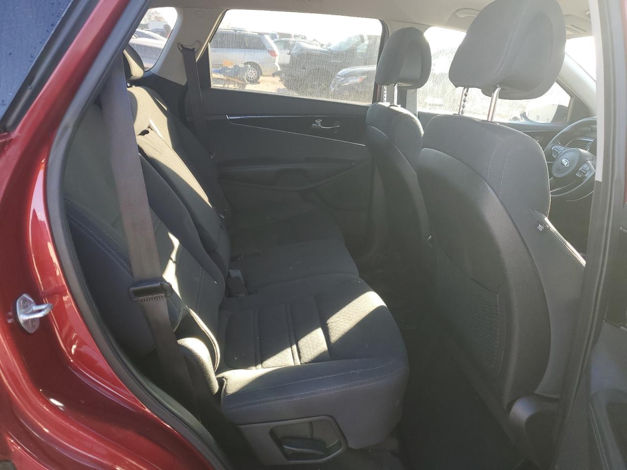 2016 Kia Sorento - Image 11