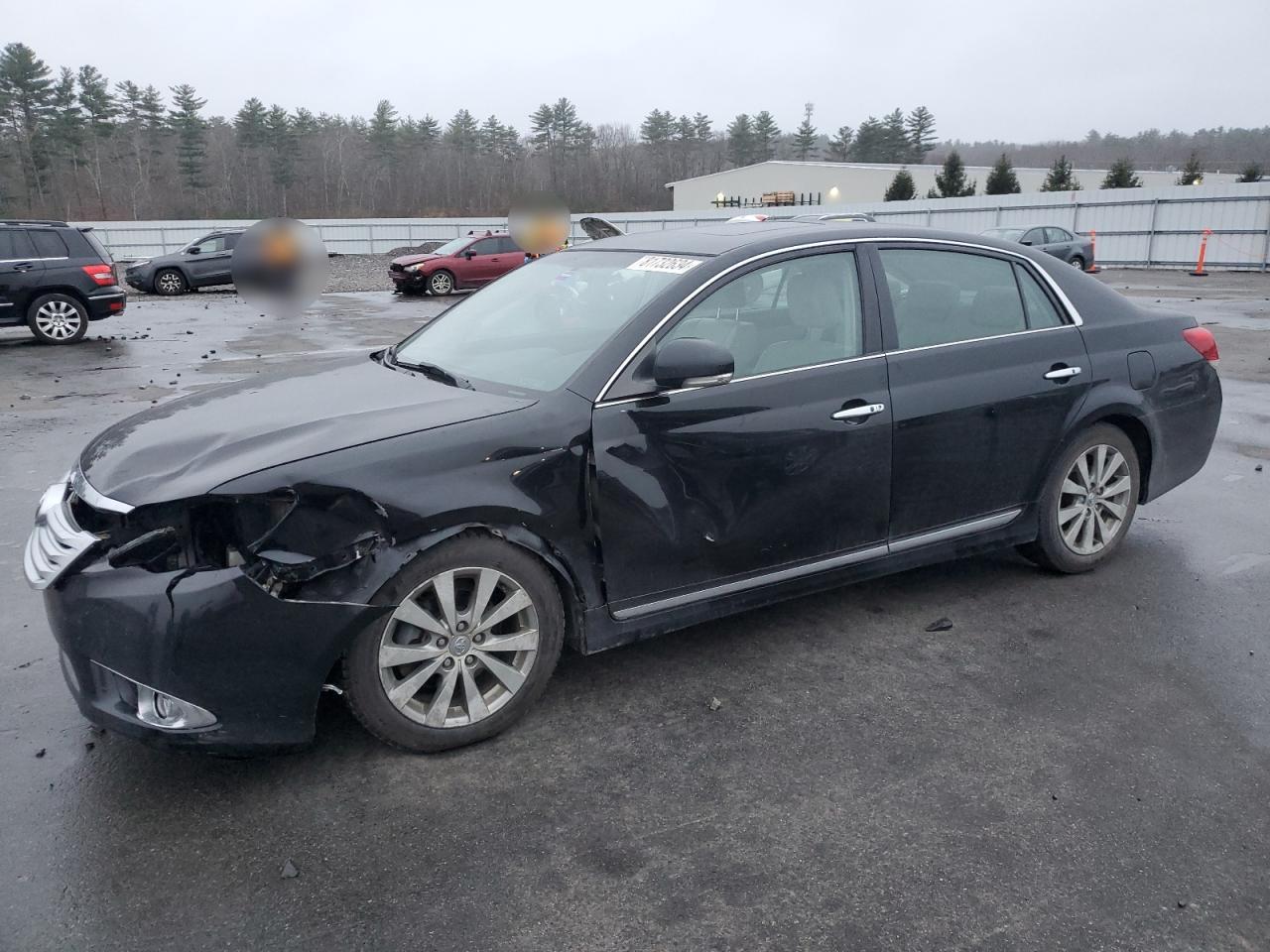 2011 Toyota Avalon - Image 1