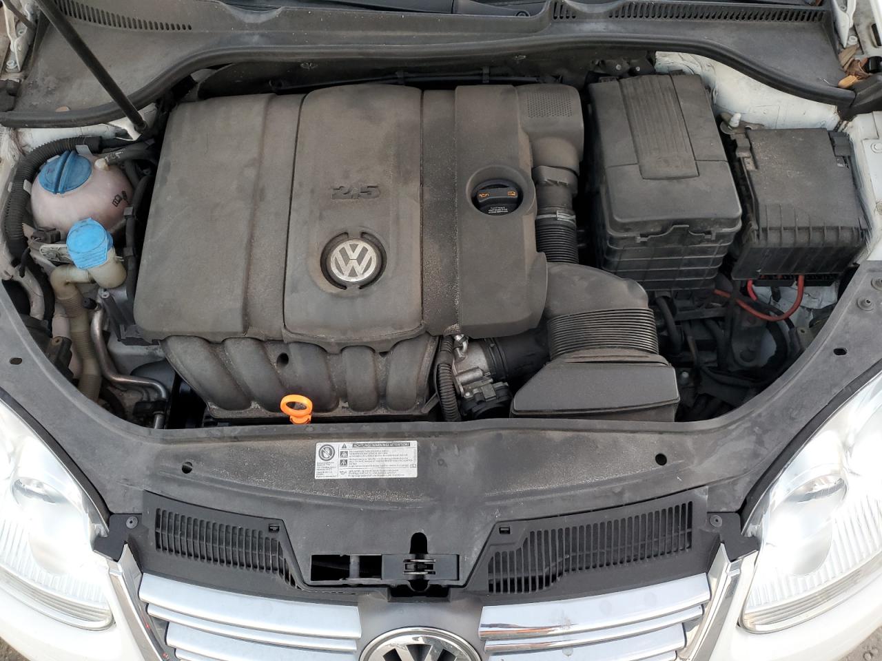 2010 Volkswagen Jetta - Image 11