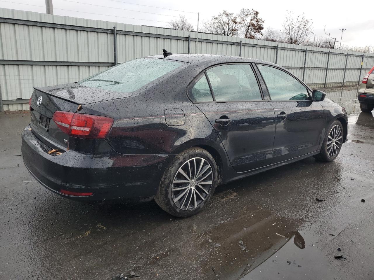 2016 Volkswagen Jetta - Image 3