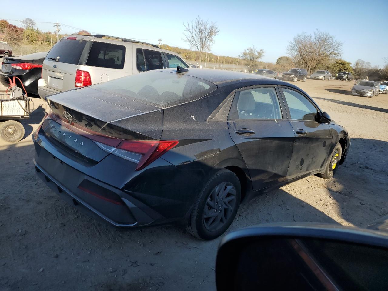 2024 Hyundai Elantra - Image 3