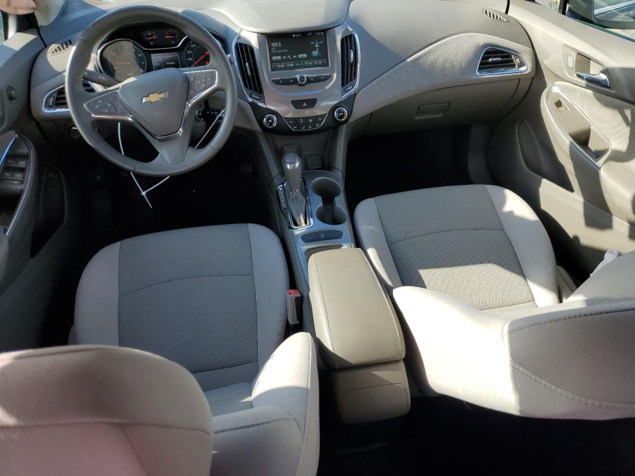 2017 Chevrolet Cruze - Image 8