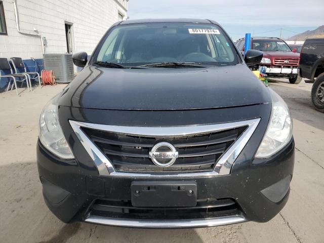 Sedans NISSAN VERSA 2016 Czarny