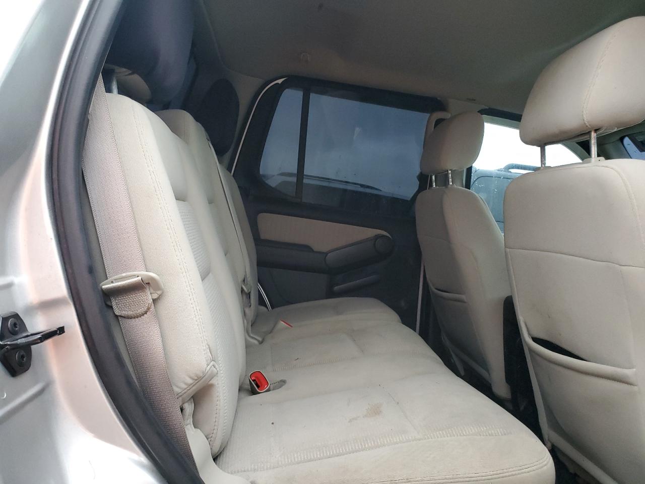 2008 Ford Explorer - Image 10