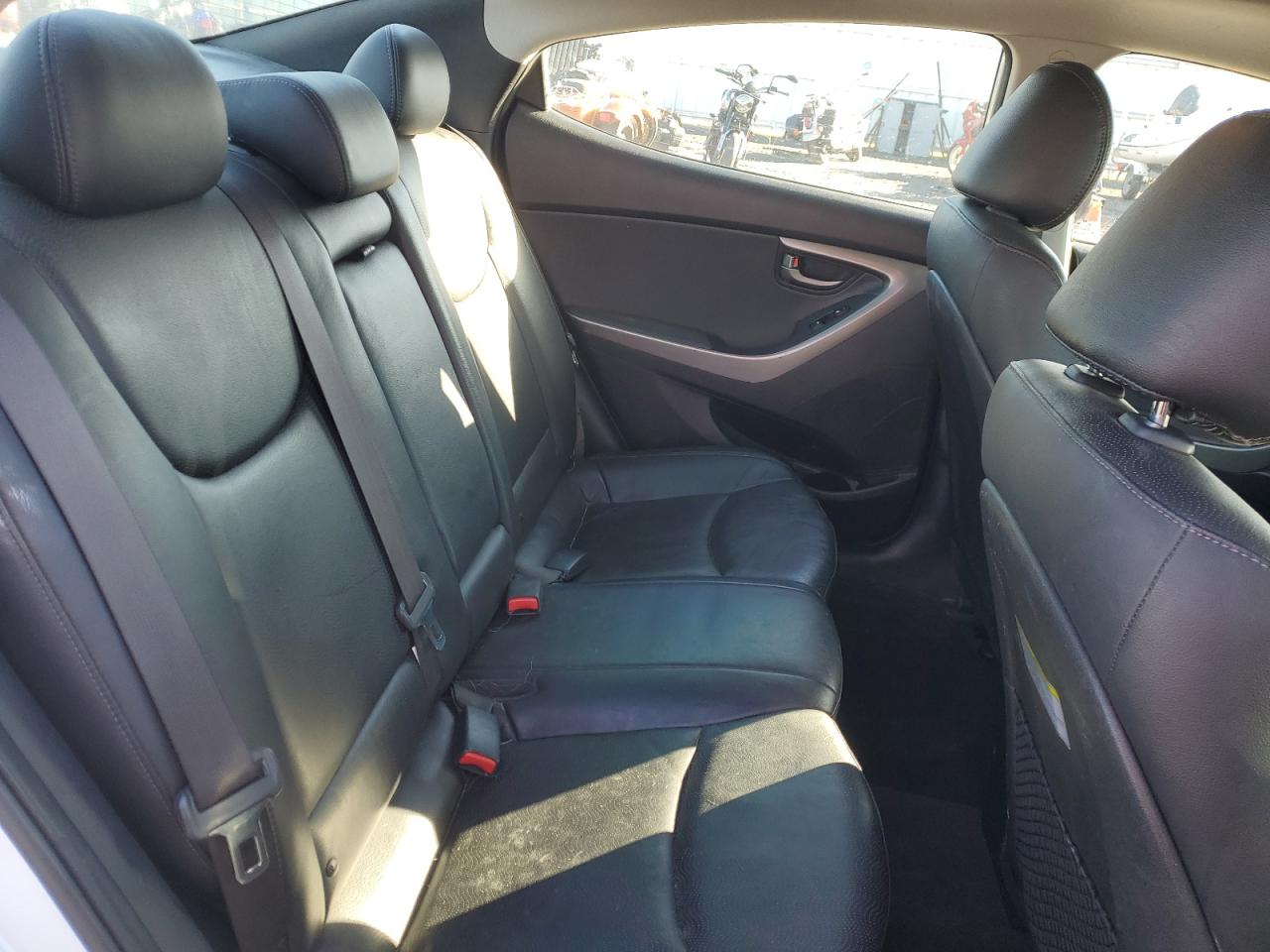 2013 Hyundai Elantra - Image 10