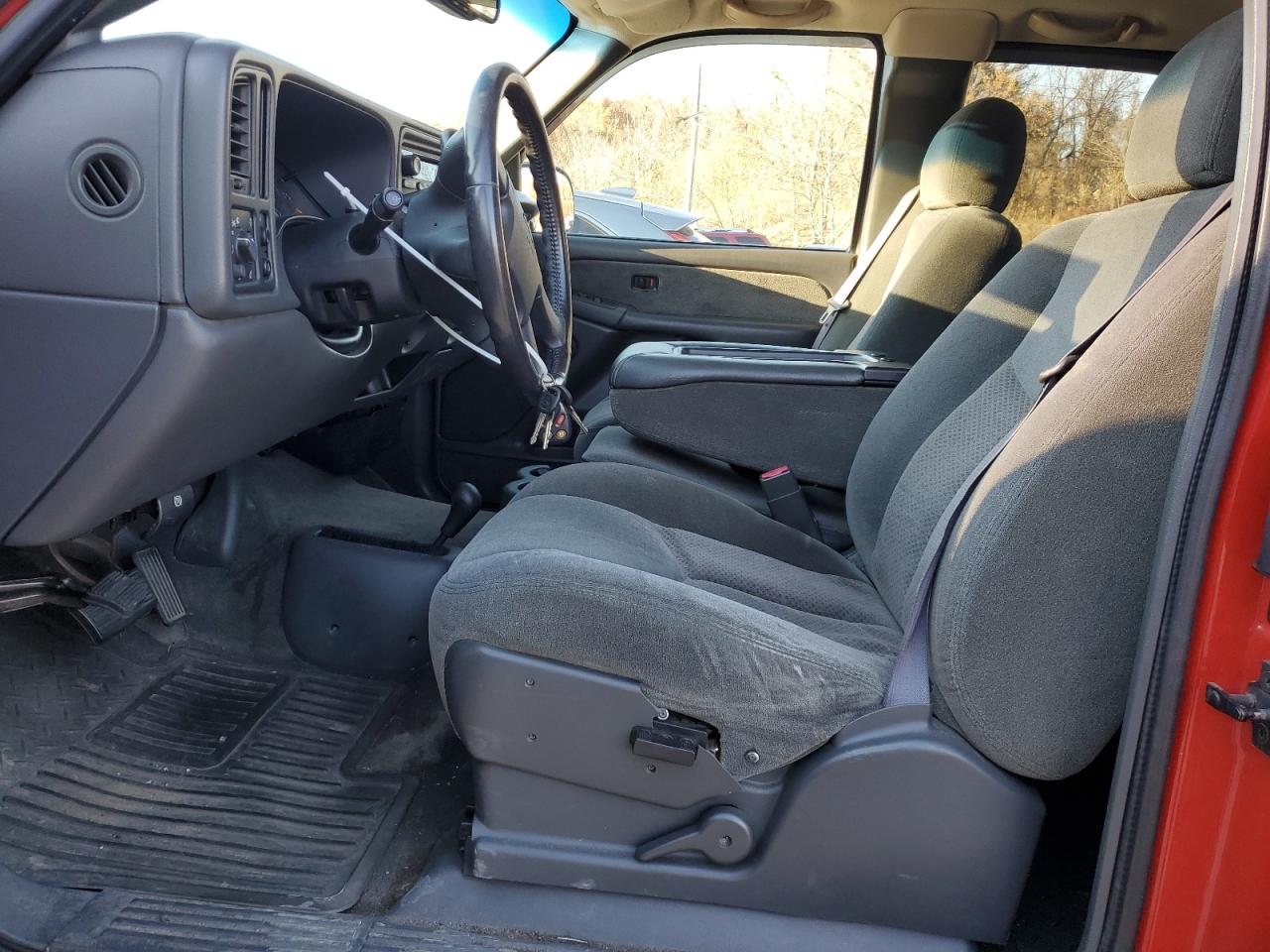 2003 Chevrolet Silverado - Image 7