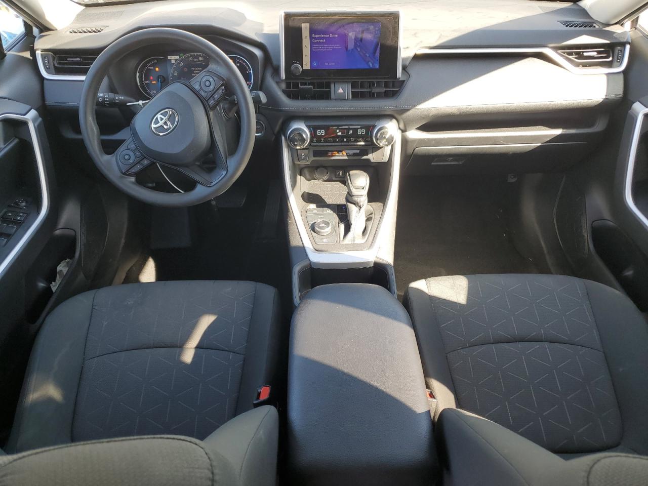 2023 Toyota RAV 4 - Image 8