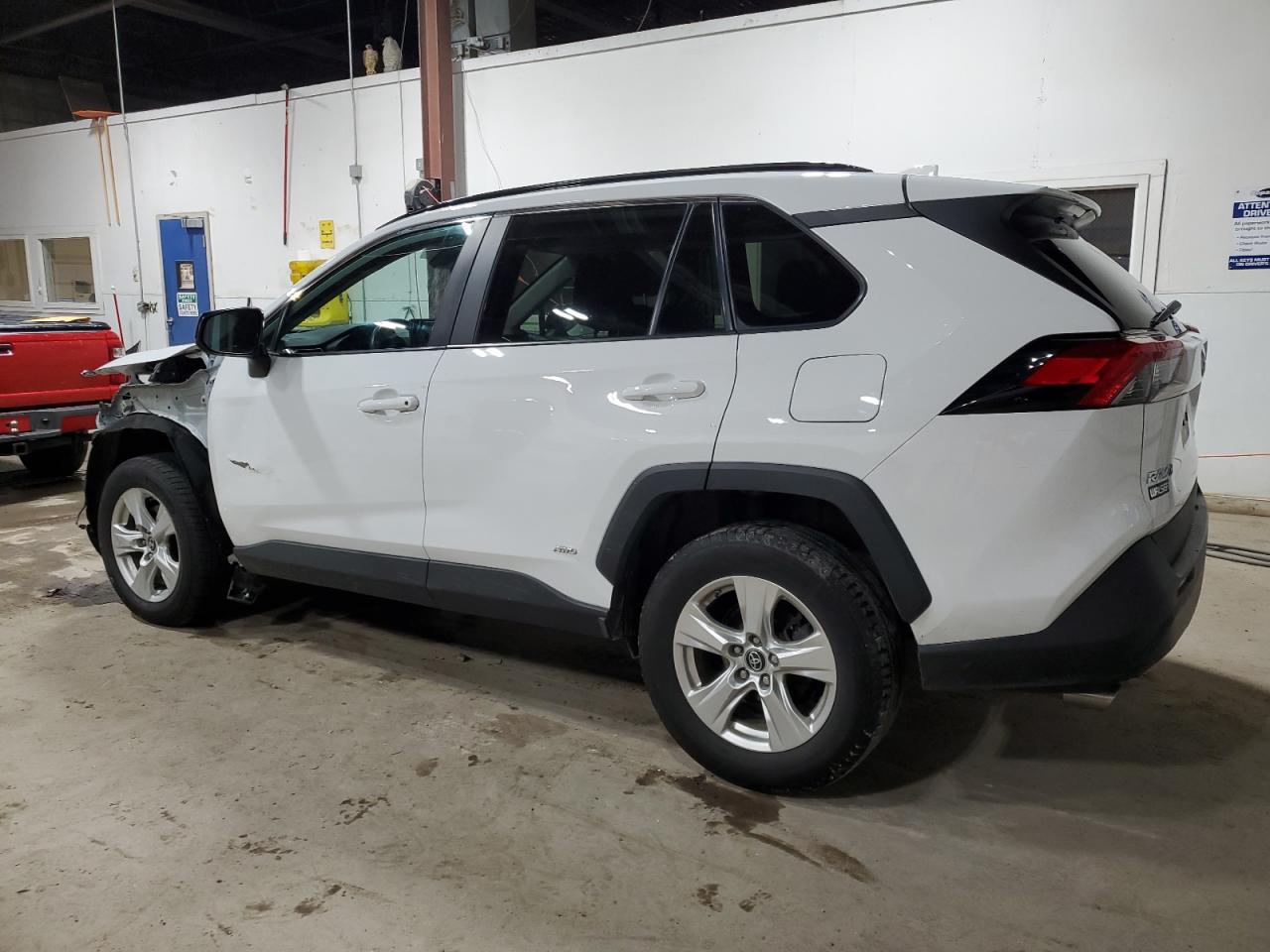 2019 Toyota RAV 4 - Image 2