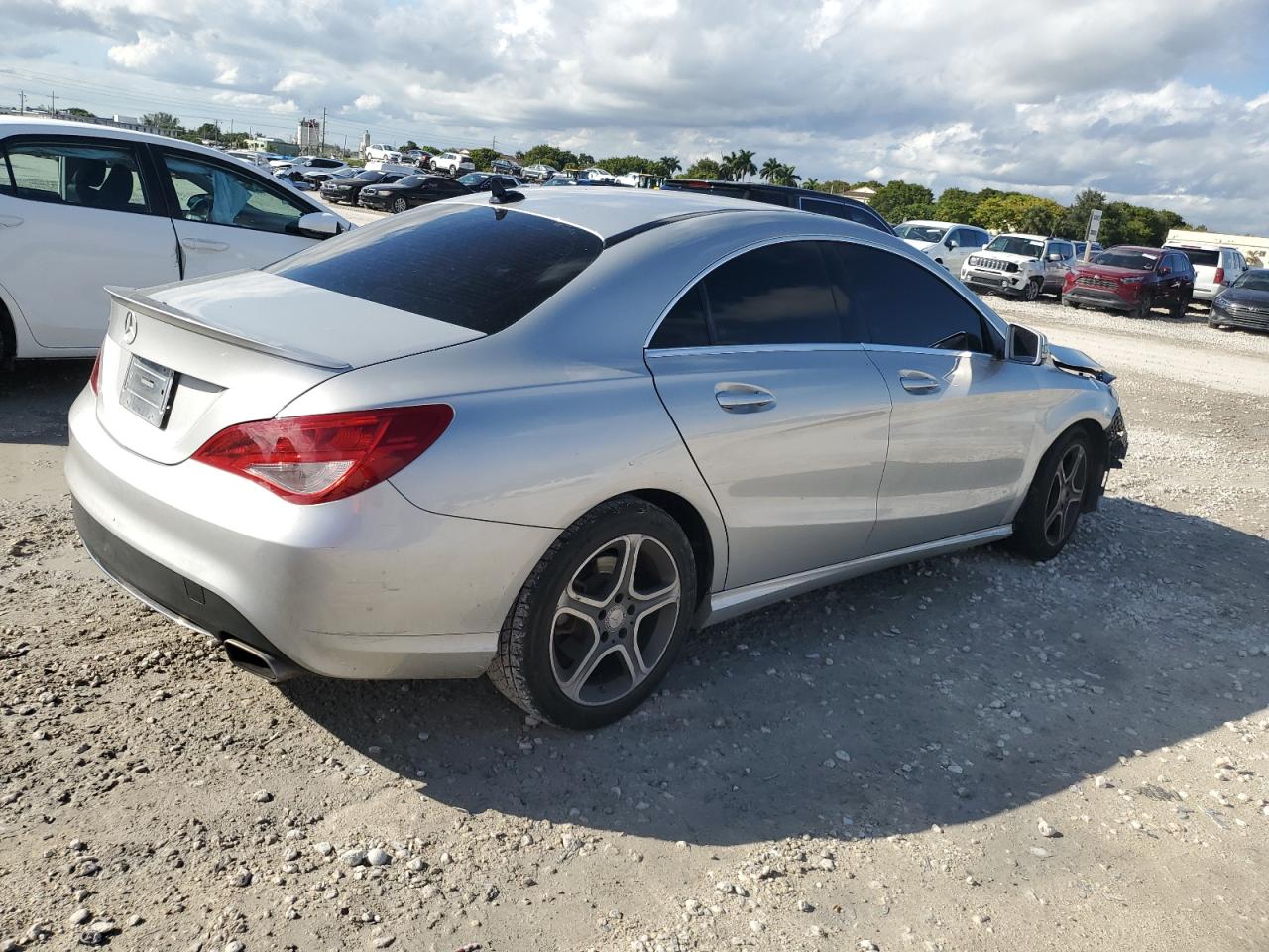 VIN WDDSJ4EB5EN050304 2014 MERCEDES-BENZ CLA-CLASS no.3