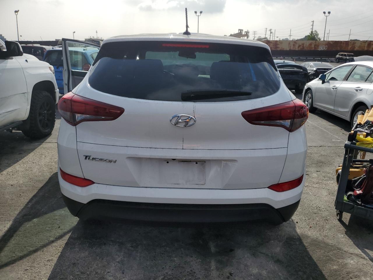 2017 Hyundai Tucson - Image 6