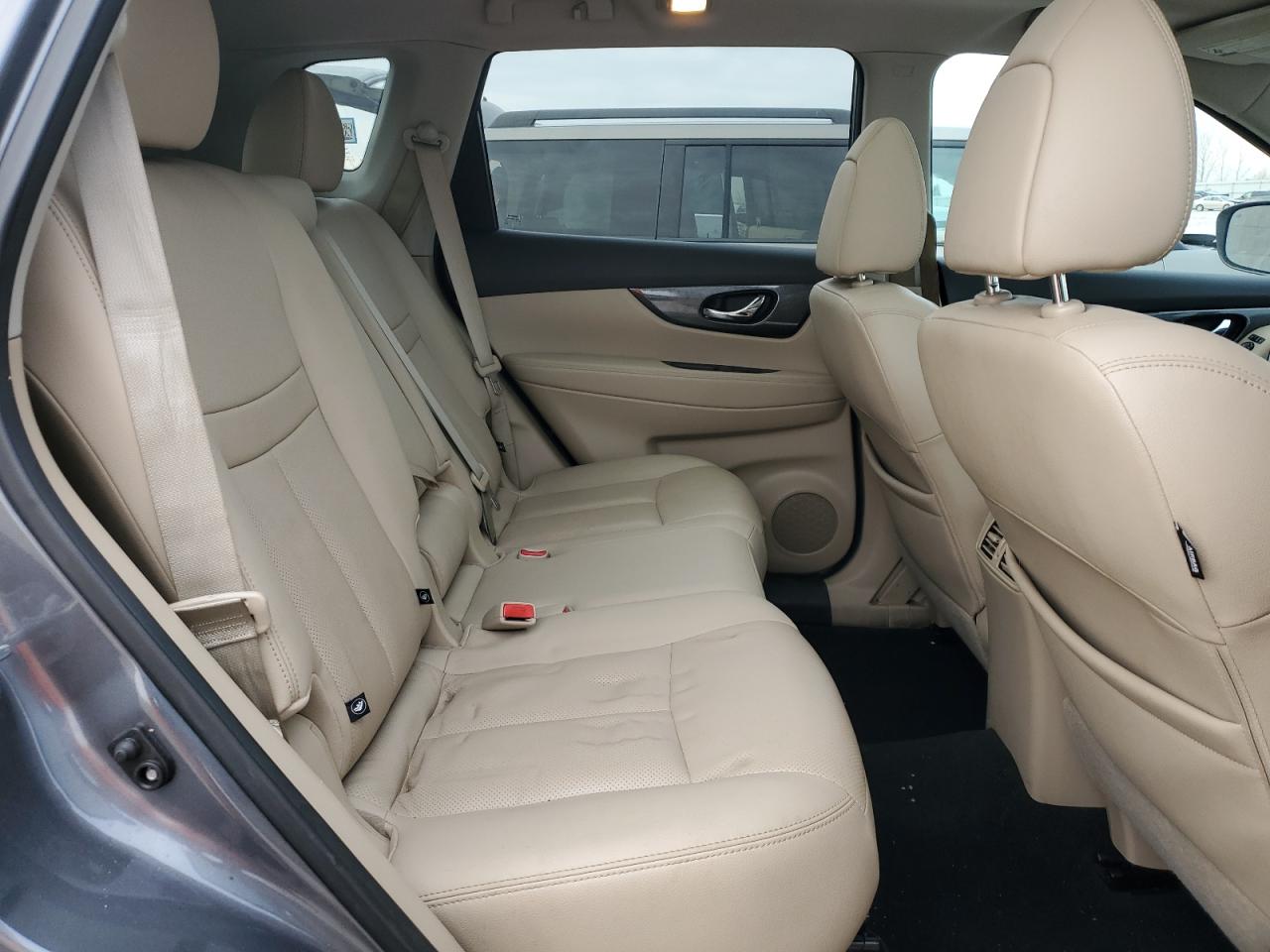 2016 Nissan Rogue - Image 11