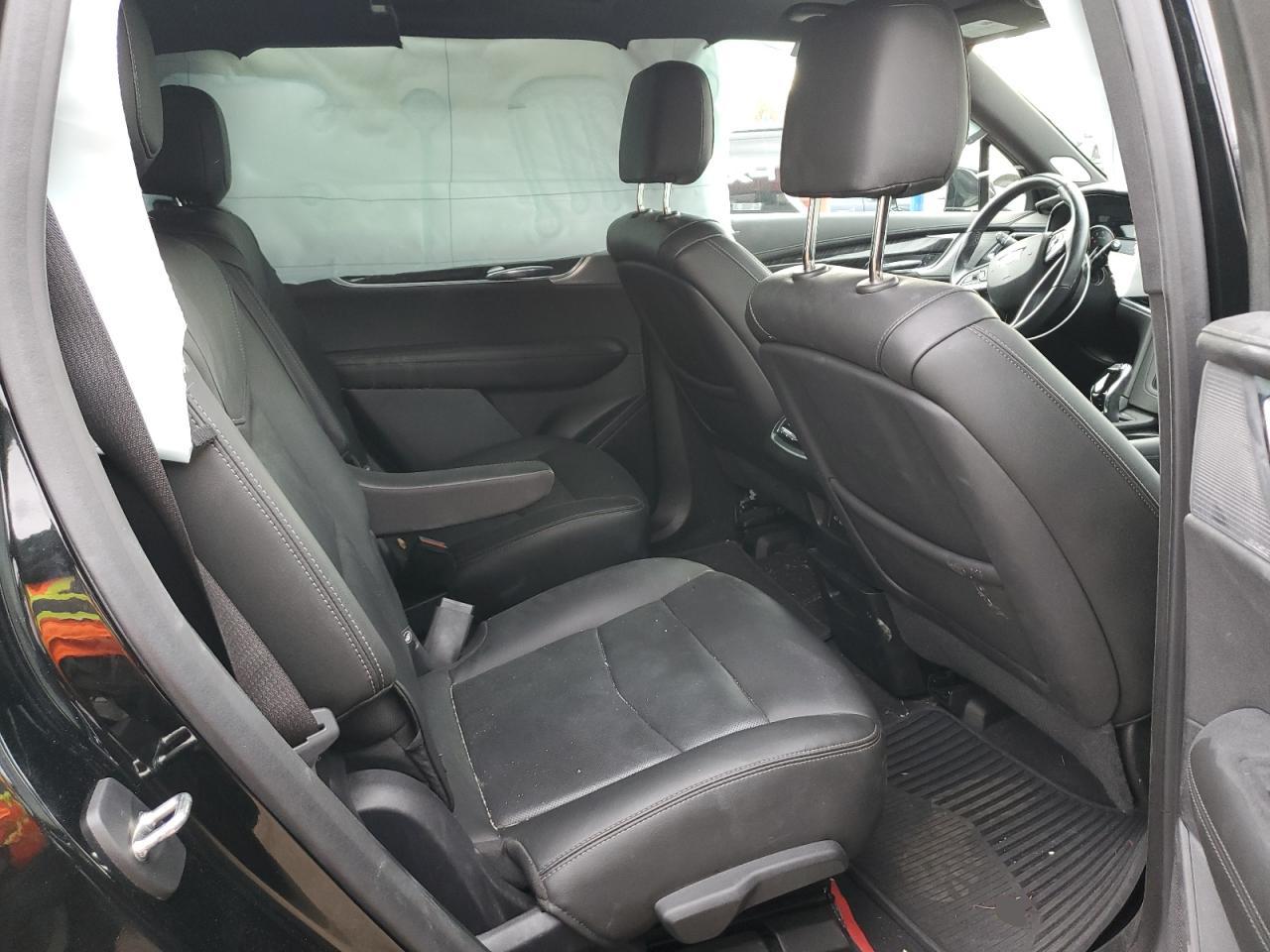 2021 Cadillac XT6 - Image 11