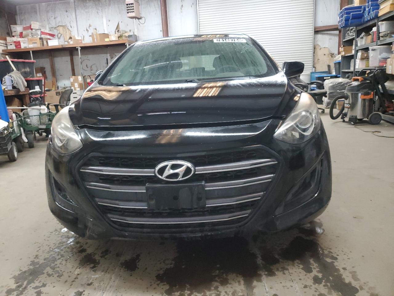 2017 Hyundai Elantra - Image 5