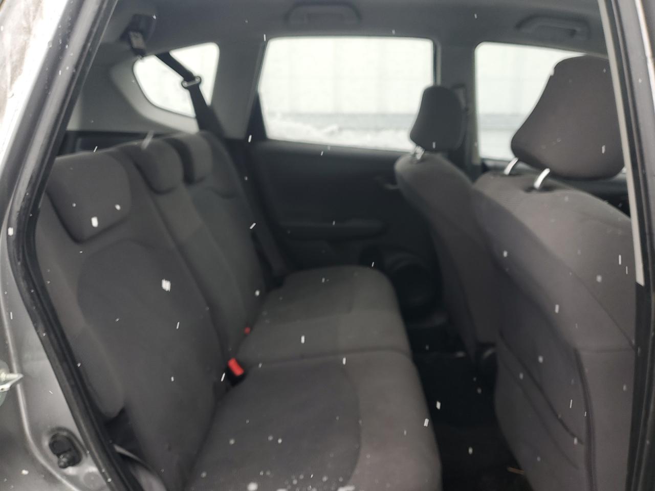 2010 Honda Fit - Image 11