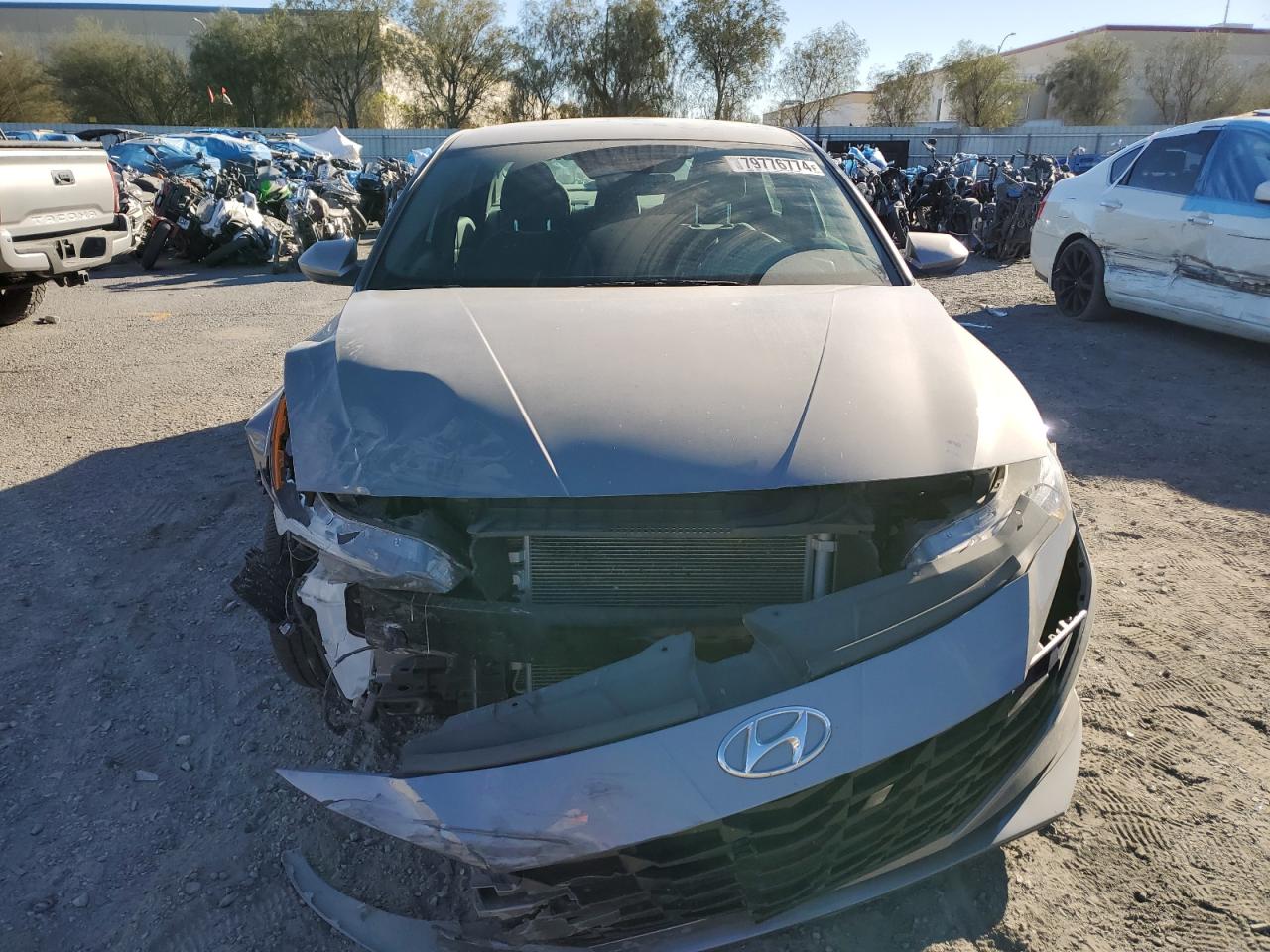 2023 Hyundai Elantra - Image 5