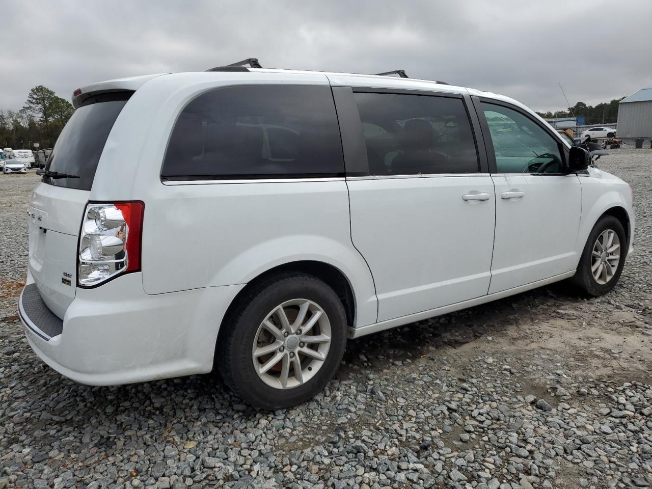 2019 Dodge Caravan - Image 3