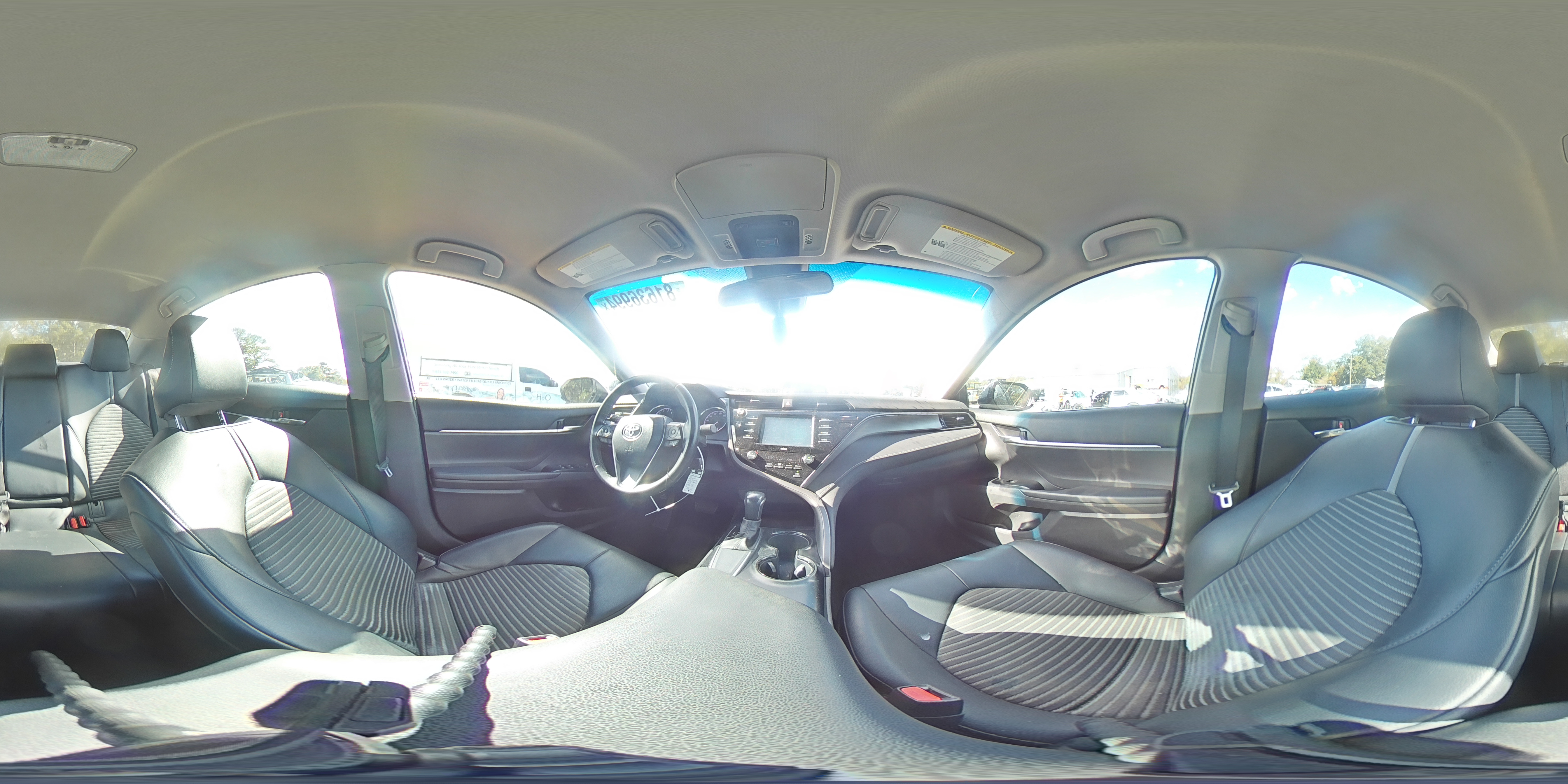 2020 Toyota Camry - Image 15