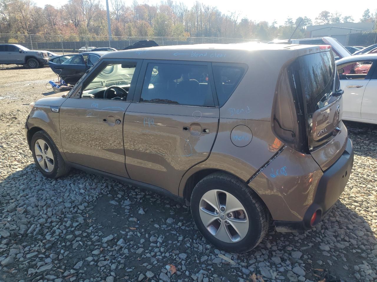 VIN KNDJN2A27F7181597 2015 KIA SOUL no.2