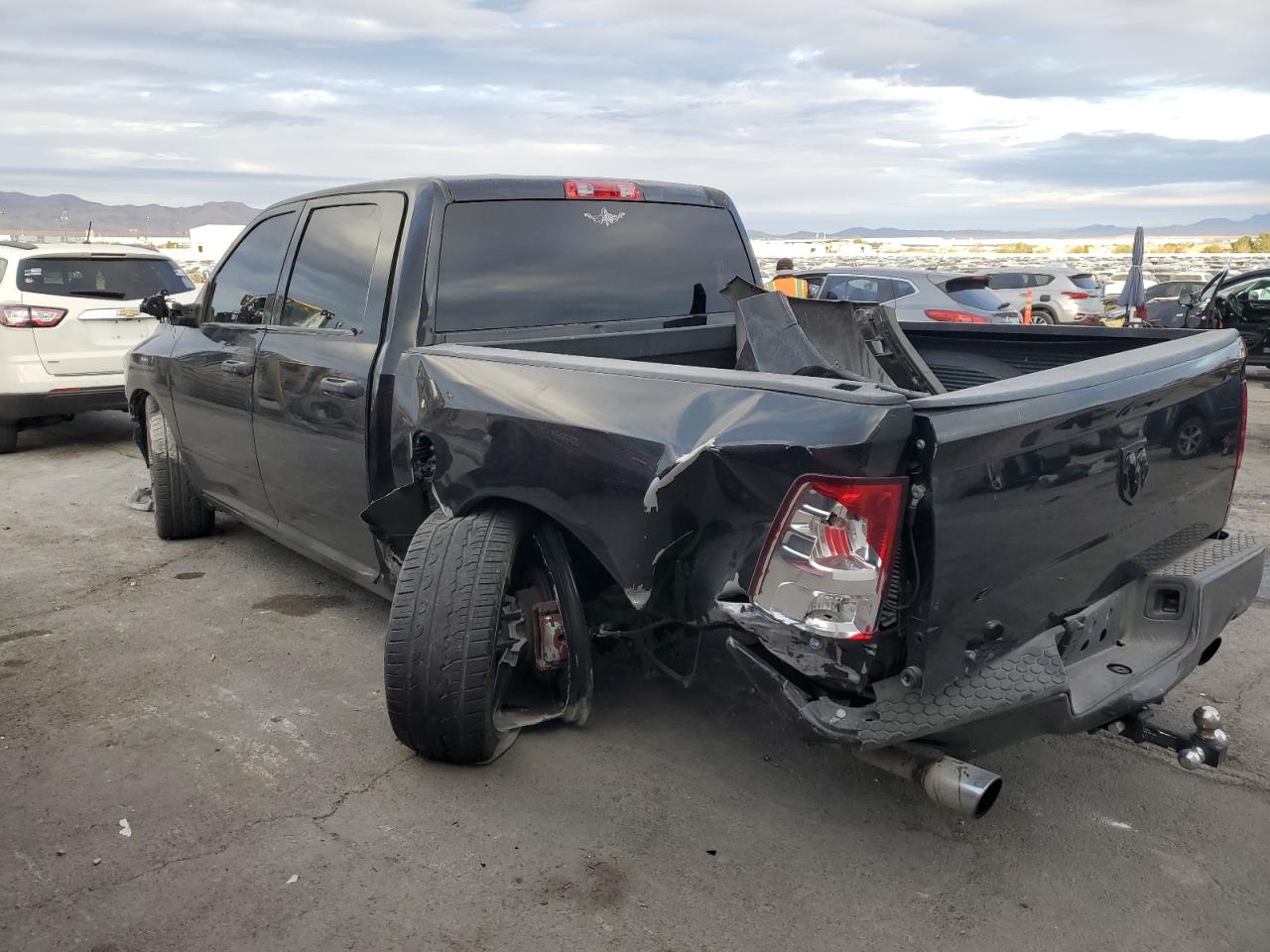 2016 RAM 1500 - Image 2