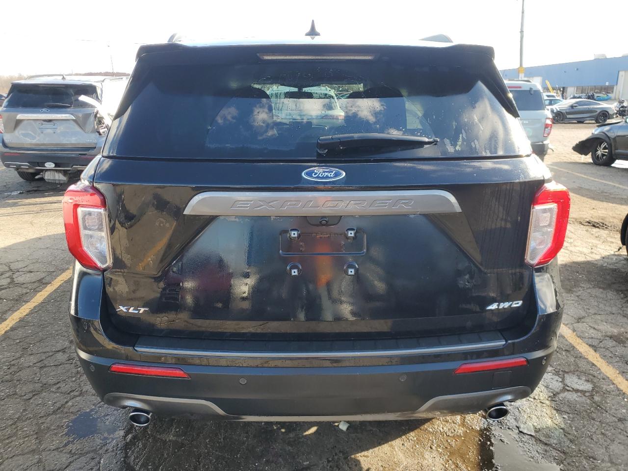 2023 Ford Explorer - Image 6