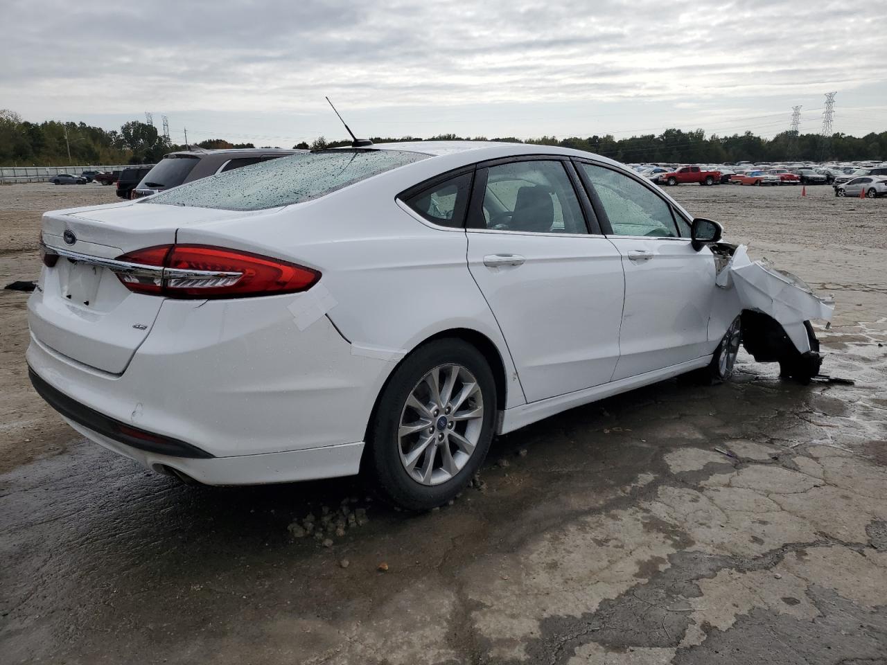 VIN 3FA6P0H70HR236883 2017 FORD FUSION no.3