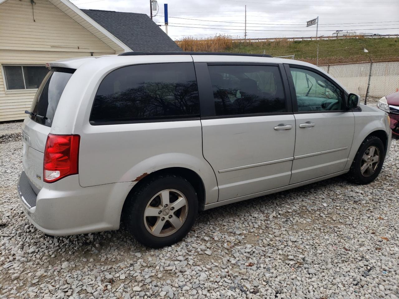 2012 Dodge Caravan - Image 3