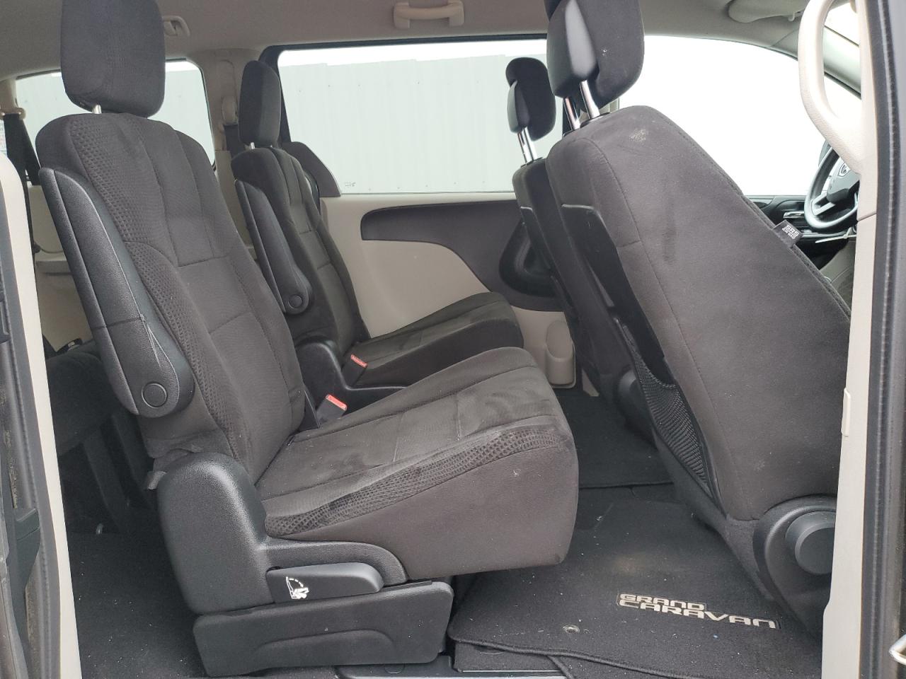2012 Dodge Caravan - Image 11