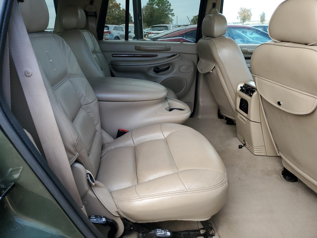 2001 Lincoln Navigator - Image 11