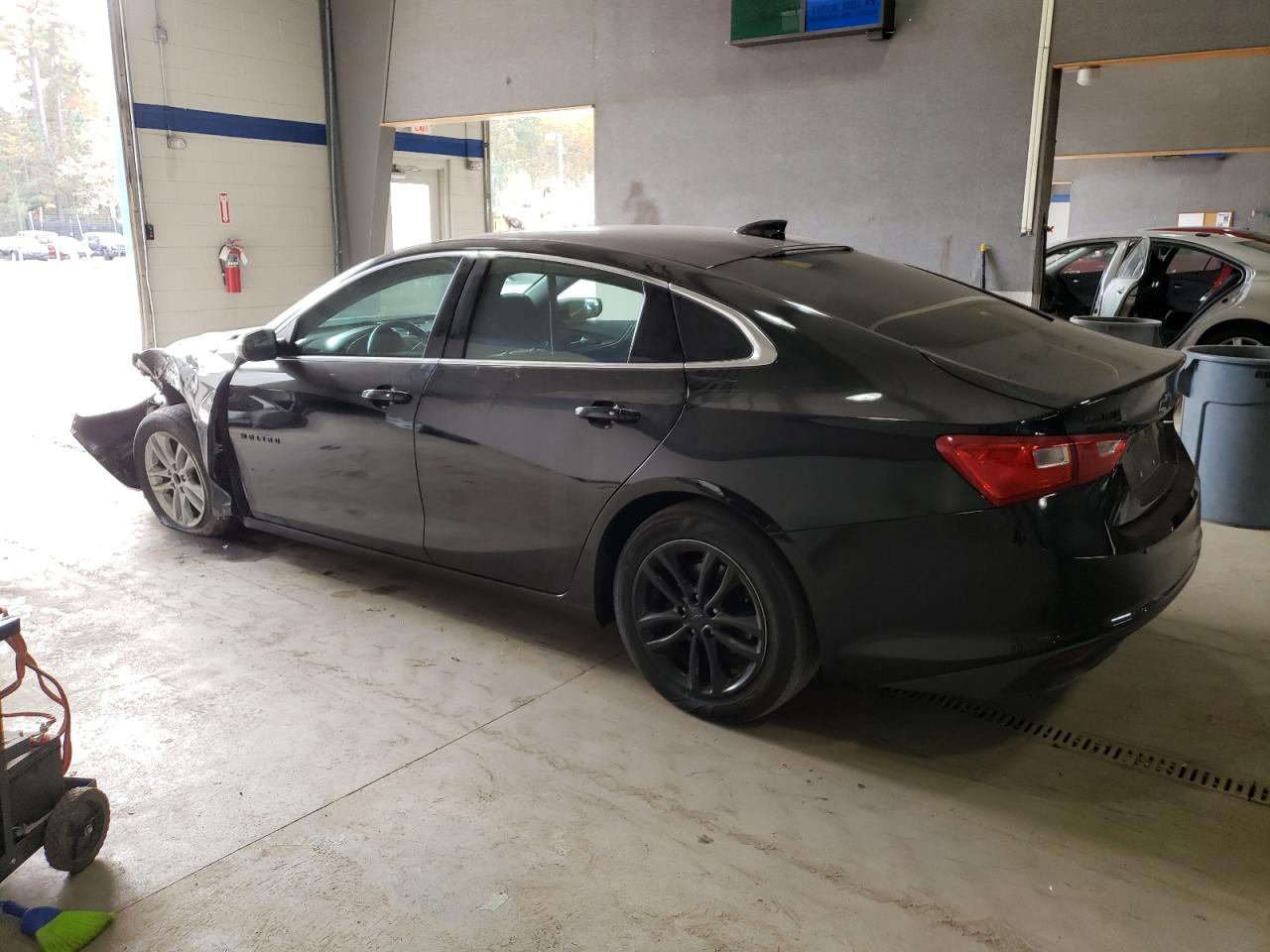 2016 Chevrolet Malibu - Image 2