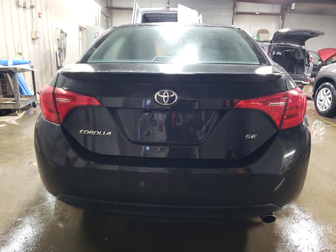 2018 Toyota Corolla L VIN: 2T1BURHE7JC041301 Lot: 81075044