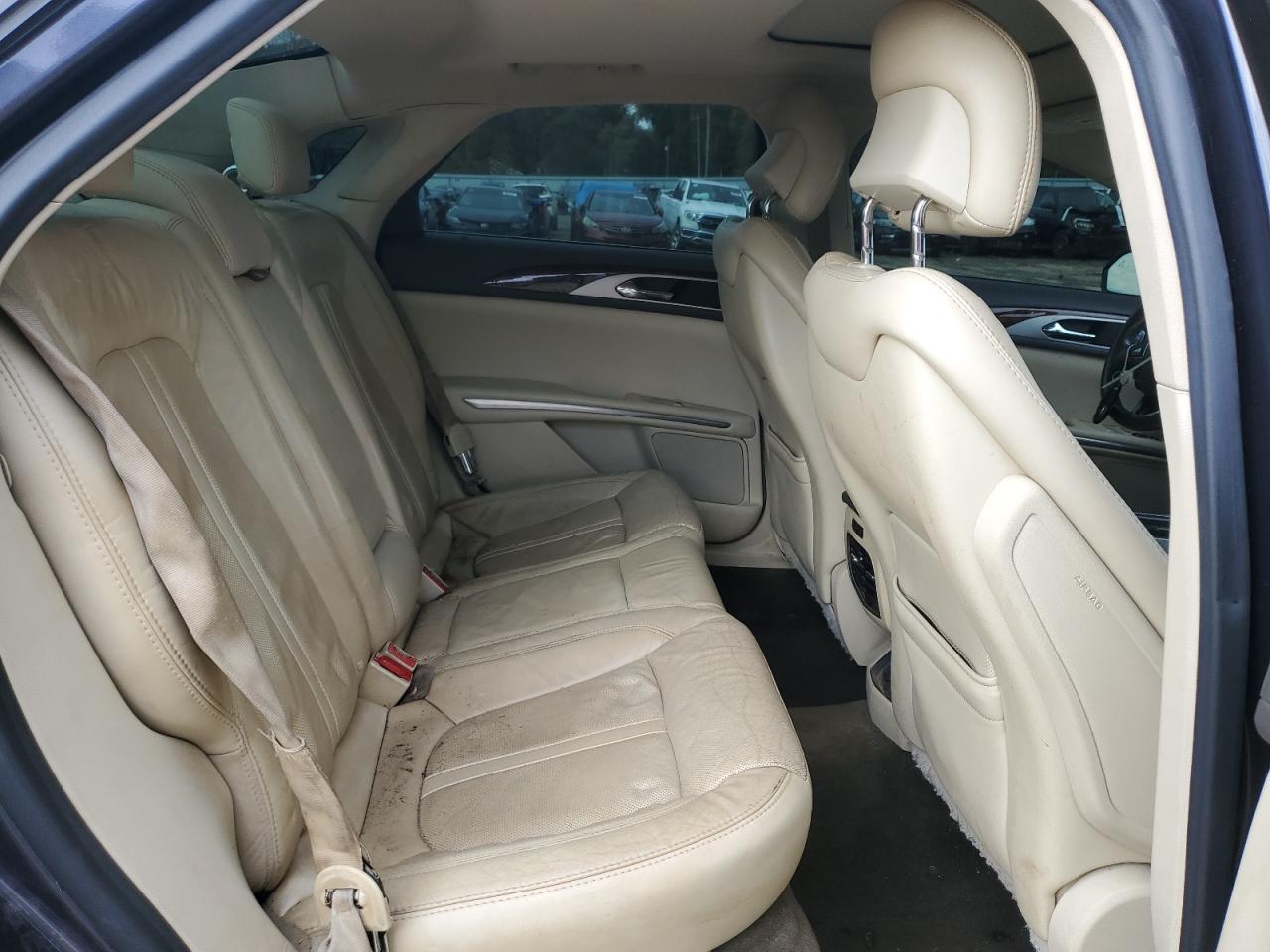 2013 Lincoln MKZ - Image 10