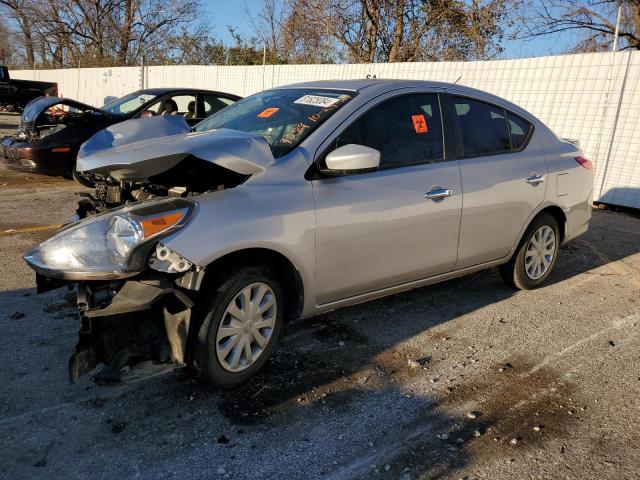  NISSAN VERSA 2019 Серебристый