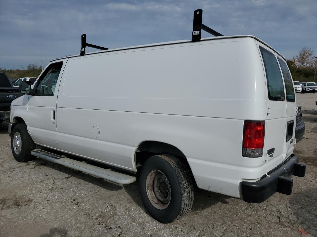 2014 Ford Econoline - Image 2