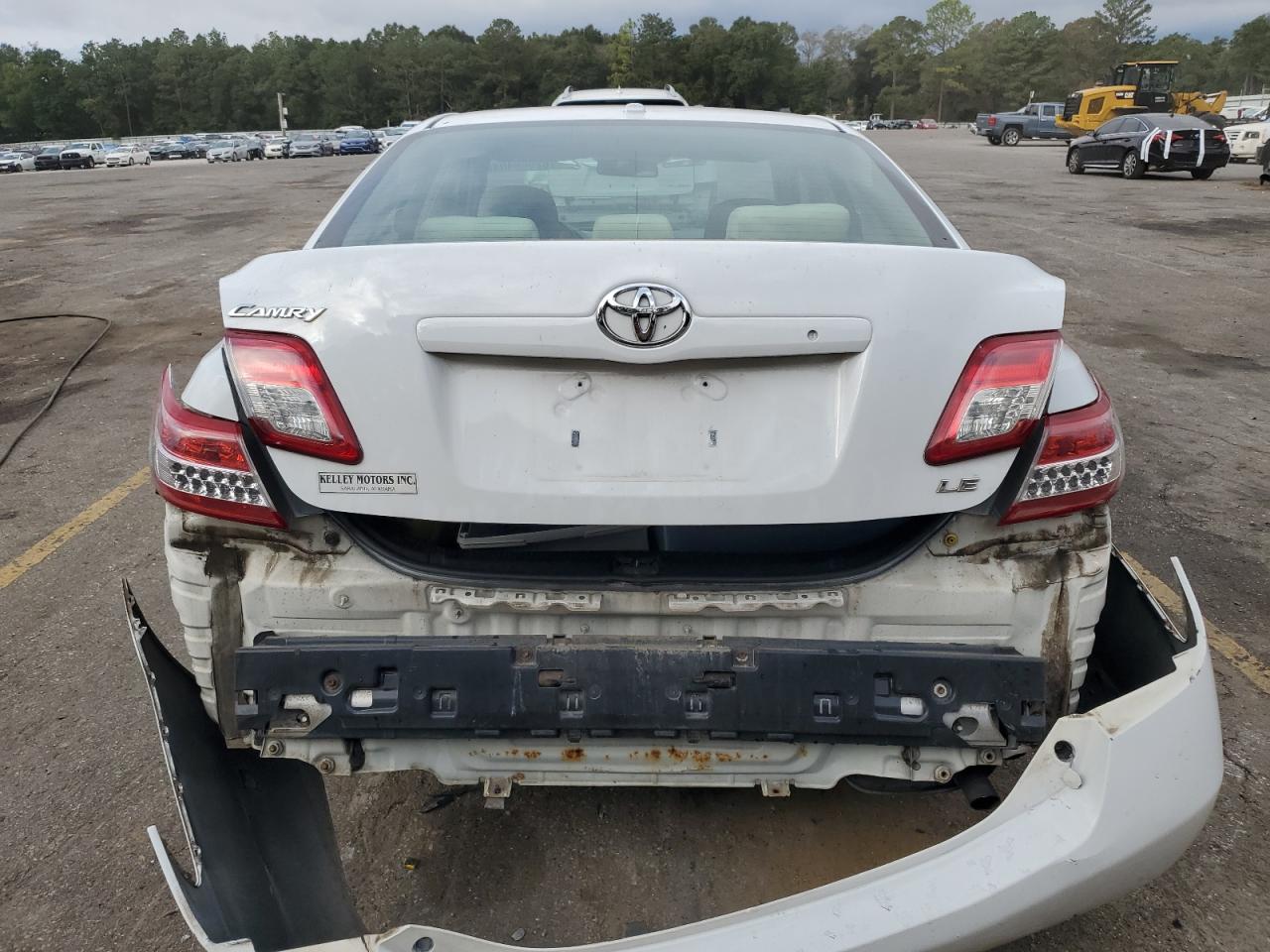 2010 Toyota Camry - Image 6
