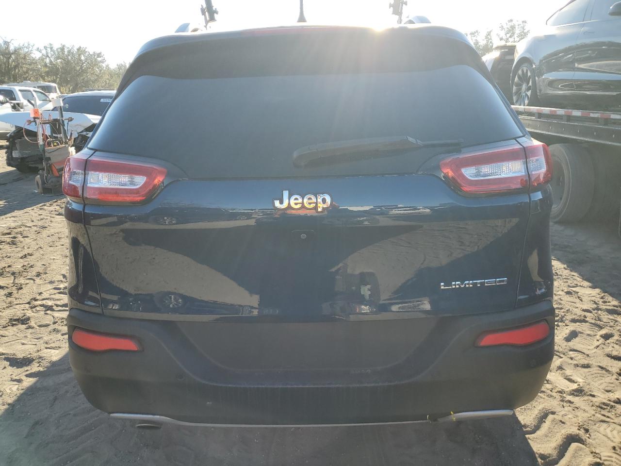 2018 Jeep Cherokee Limited VIN: 1C4PJLDB7JD560665 Lot: 80721684