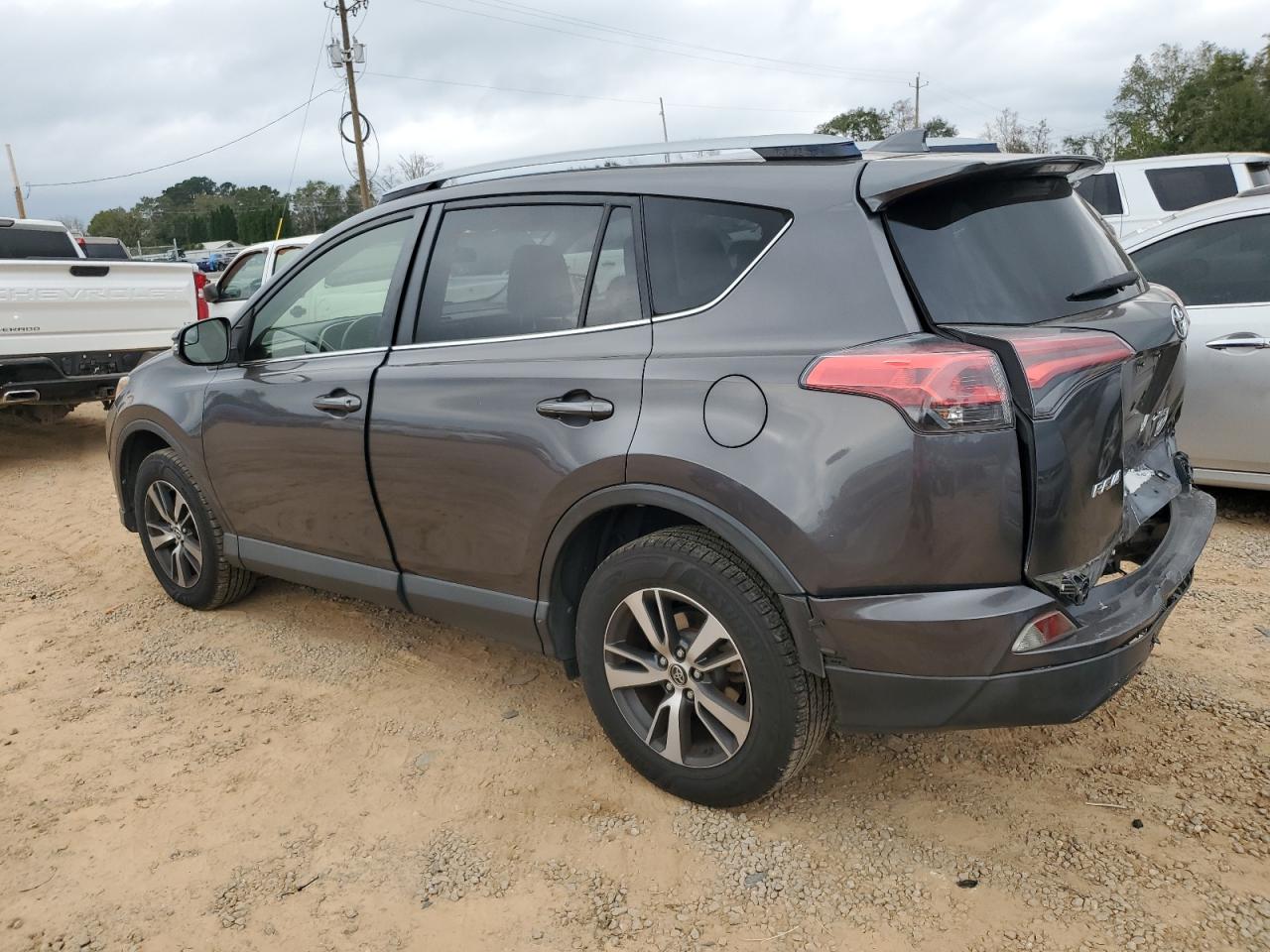 VIN JTMWFREV3HJ137005 2017 TOYOTA RAV4 no.2