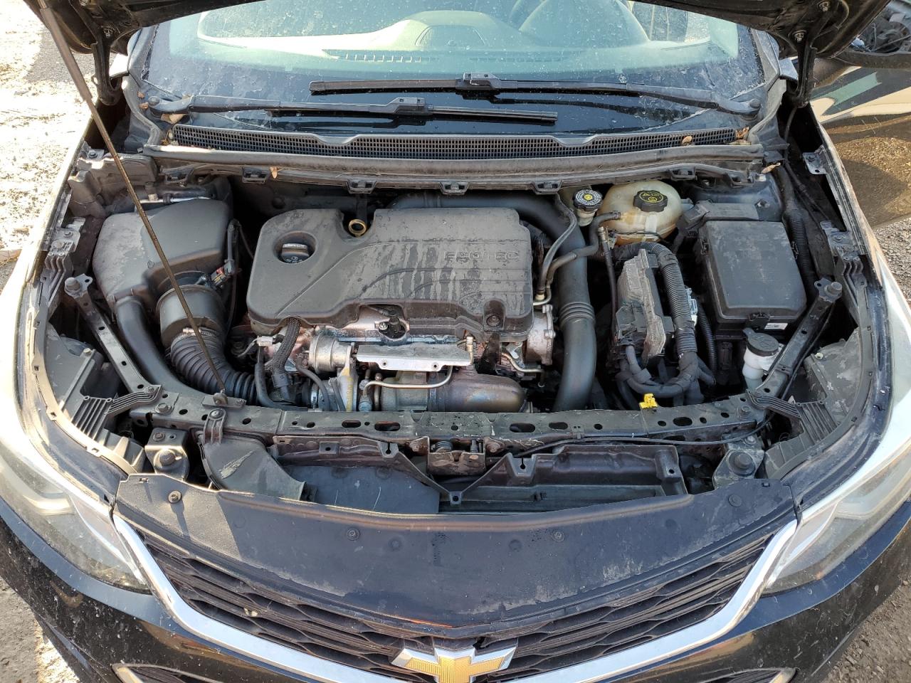 2017 Chevrolet Cruze - Image 11