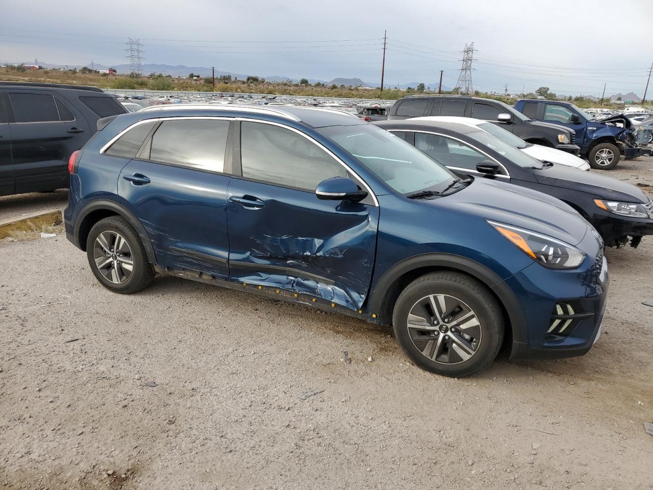 VIN KNDCD3LD9L5434006 2020 KIA NIRO no.4