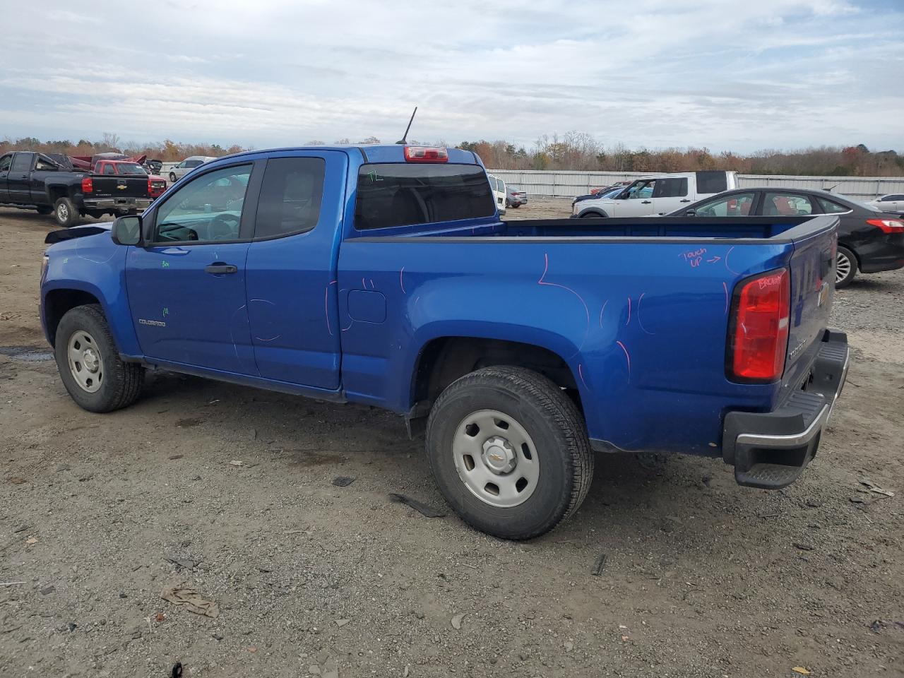 VIN 1GCHSAEA3K1137127 2019 CHEVROLET COLORADO no.2