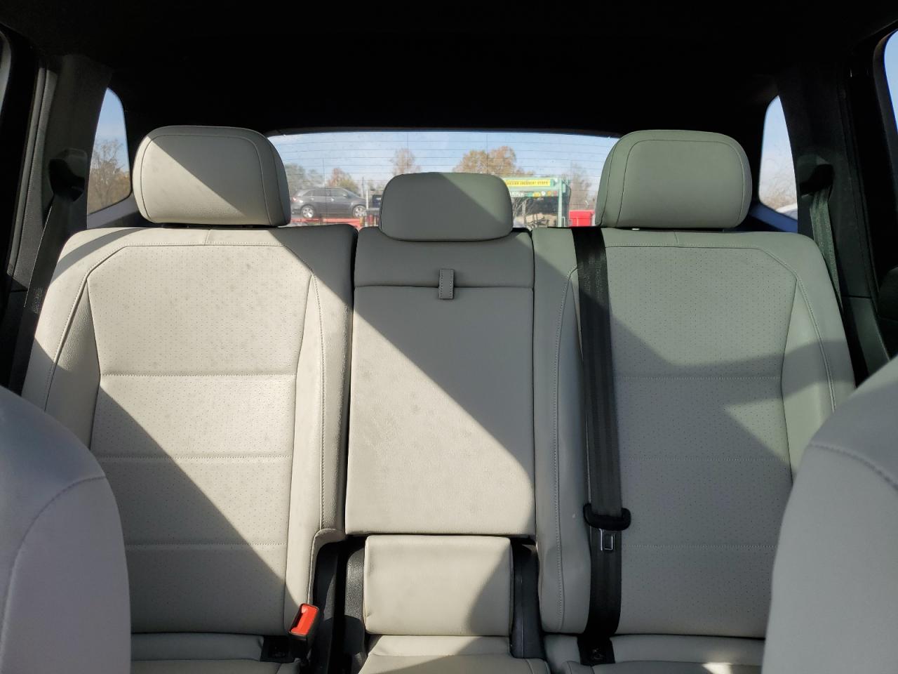 2021 Volkswagen Tiguan - Image 10