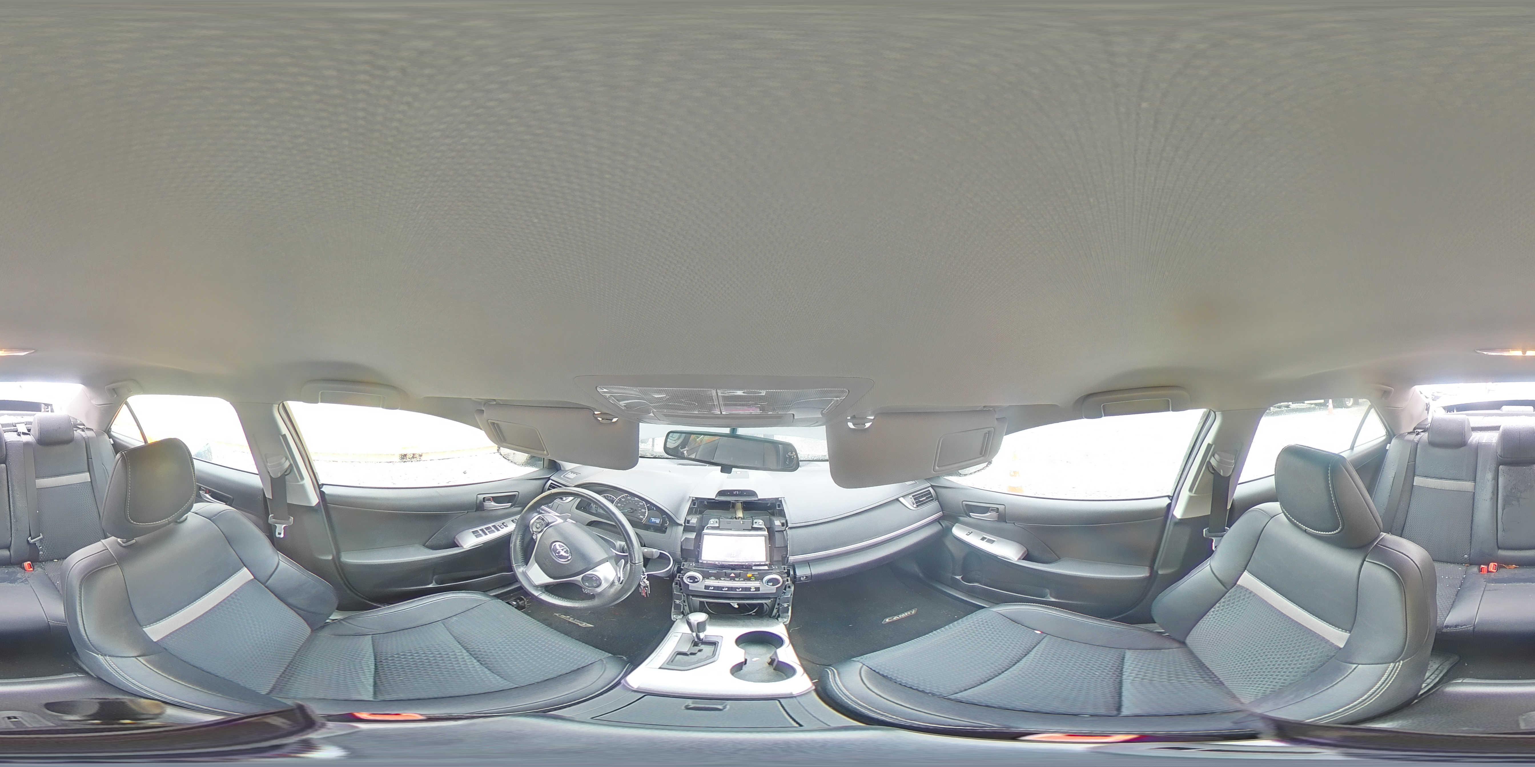 2014 Toyota Camry - Image 13