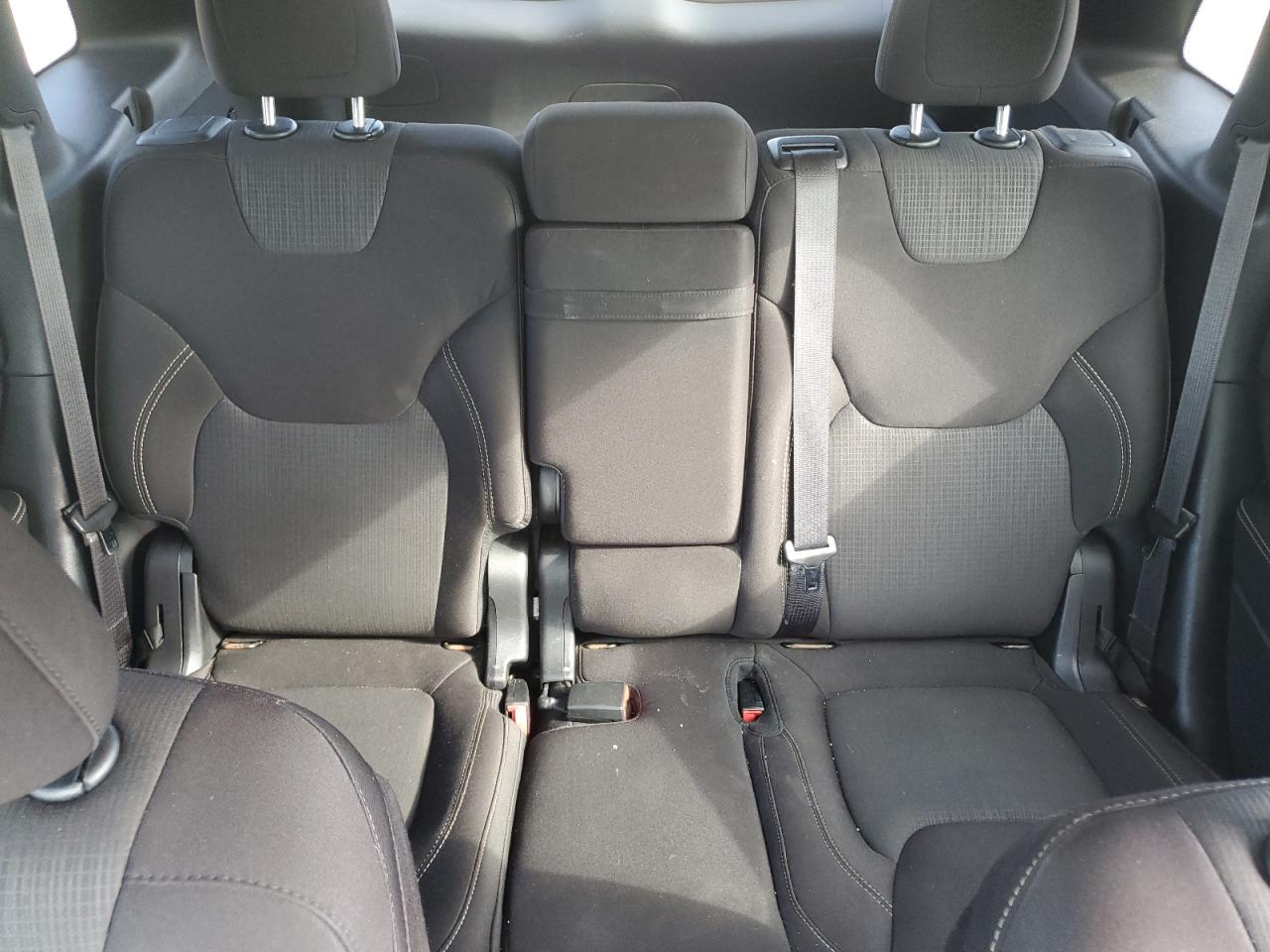2015 Jeep Grand Cherokee - Image 10