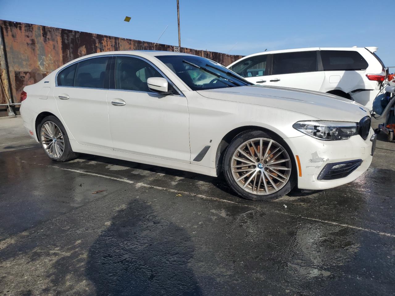 VIN WBAJA9C50JB033077 2018 BMW 5 SERIES no.4