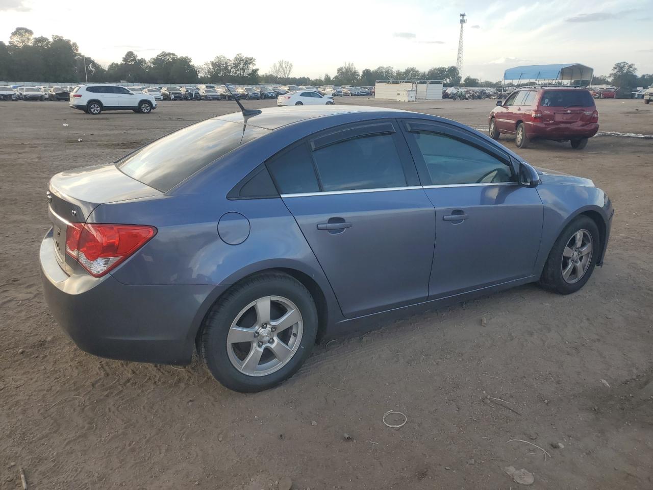 2014 Chevrolet Cruze - Image 3
