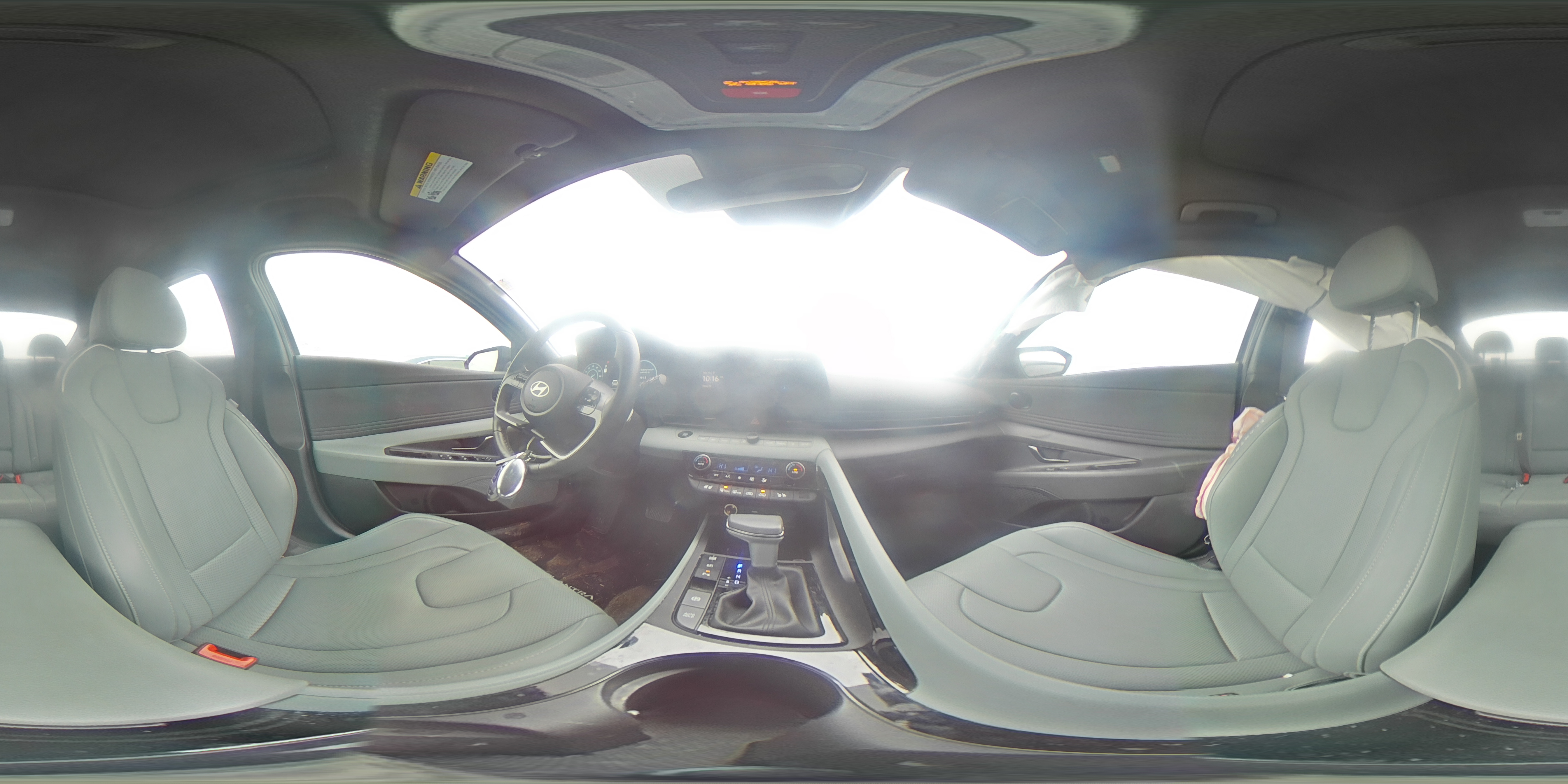 2024 Hyundai Elantra - Image 12