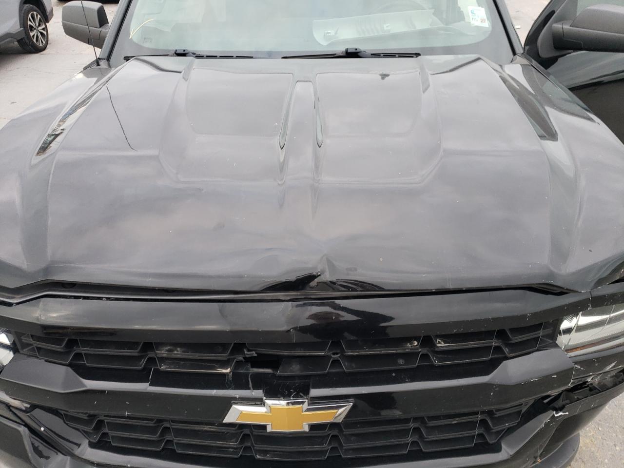 2017 Chevrolet Silverado - Image 12