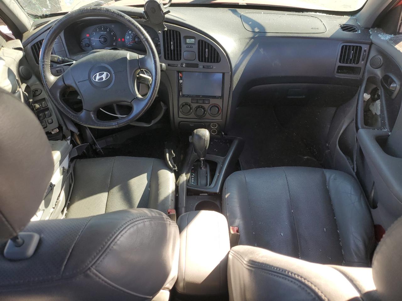 2004 Hyundai Elantra - Image 8
