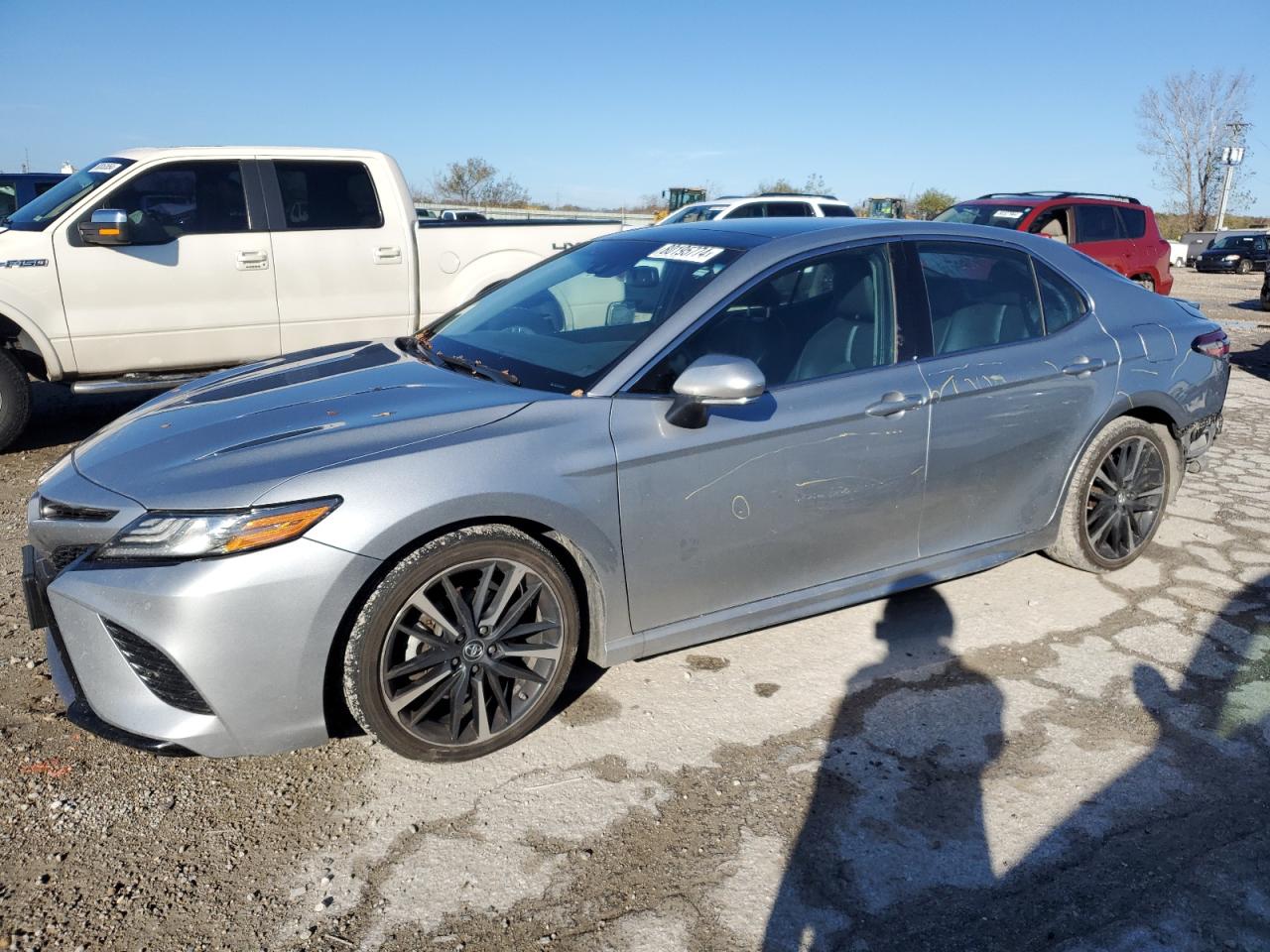 VIN 4T1B61HK3JU128077 2018 TOYOTA CAMRY no.1