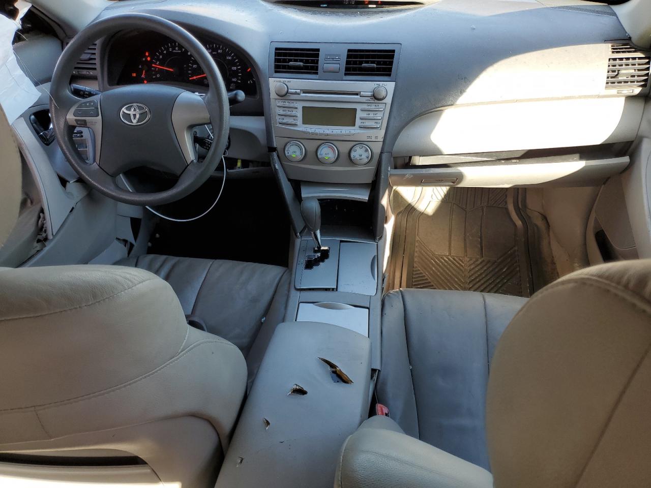 2010 Toyota Camry - Image 8