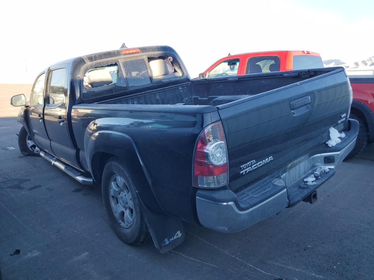 2015 Toyota Tacoma - Image 2